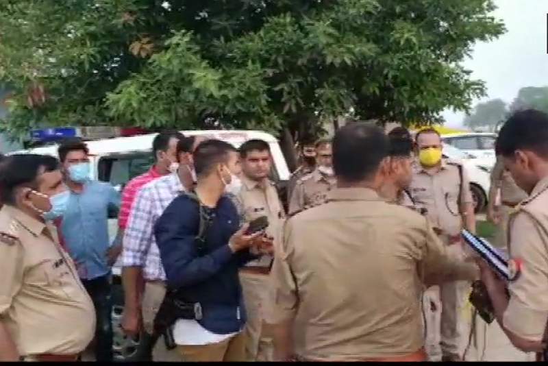 कानपुरमा प्रहरीमाथि अन्धाधुन्ध गोली प्रहार, एसपीसहित आठको मृत्यु