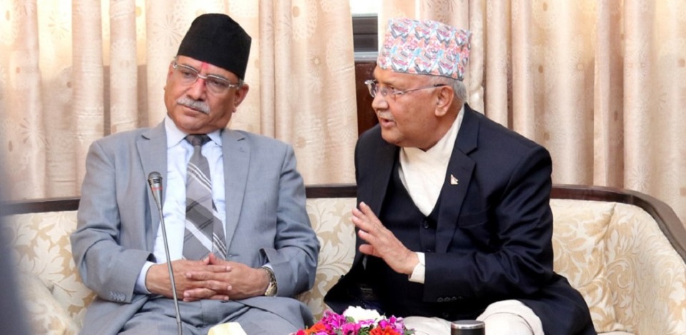 ओली–प्रचण्ड भेटवार्ता सुरु, कार्यदलले बुझाएको प्रतिवेदनमाथि छलफल