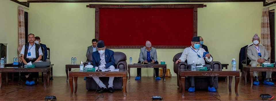 प्रचण्डको काँधमा नेपाल-खनाल बन्दुक, निशानामा ओली