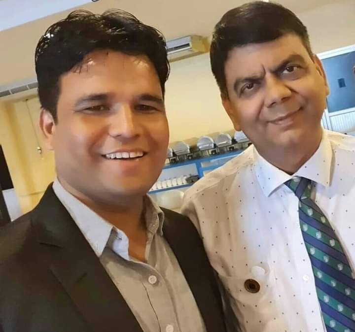 डीआर उपाध्याय र सन्तोष श्रेष्ठको विश्व कीर्तिमानी गजल ‘दुईमुटु जोडेर…’ सार्वजनिक