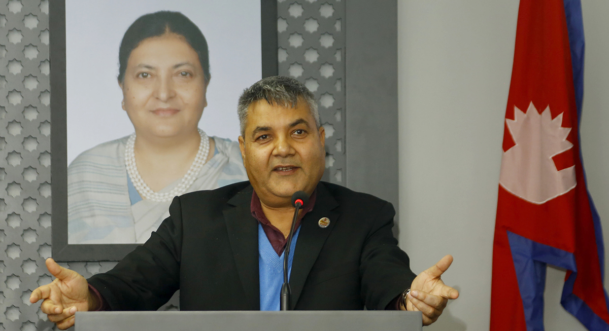 मिश्रले बुझाए प्रतिउत्तरपत्र–गोकुल बाँस्कोटाकै आवाज हो, निवेदन खारेज होस्