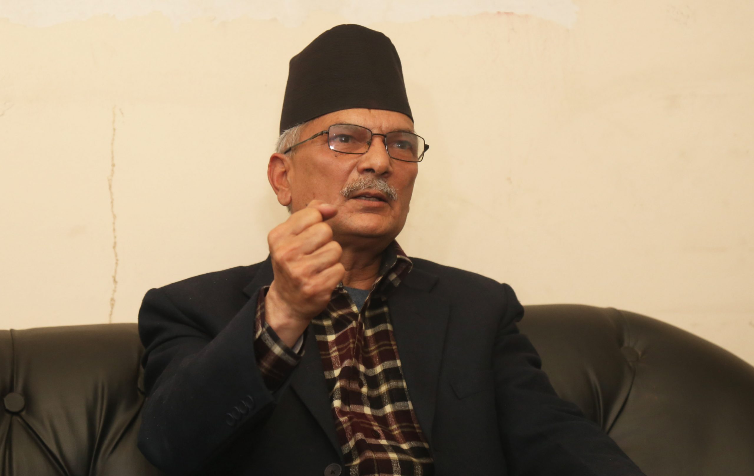 कोरोनाको खोप ल्याउने सन्दर्भमा डा. भट्टराईले लेखे : सरकार ‘कानमा तेल हालेर’ नसुतोस् !