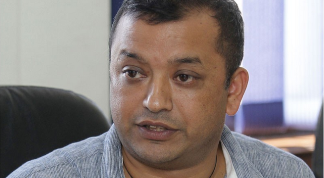 प्रधानमन्त्री ओलीले राष्ट्रपतिको साथमा संविधान धुजाधुजा बनाए, टुलुटुलु हेरेर बस्दैनौं: गगन थापा