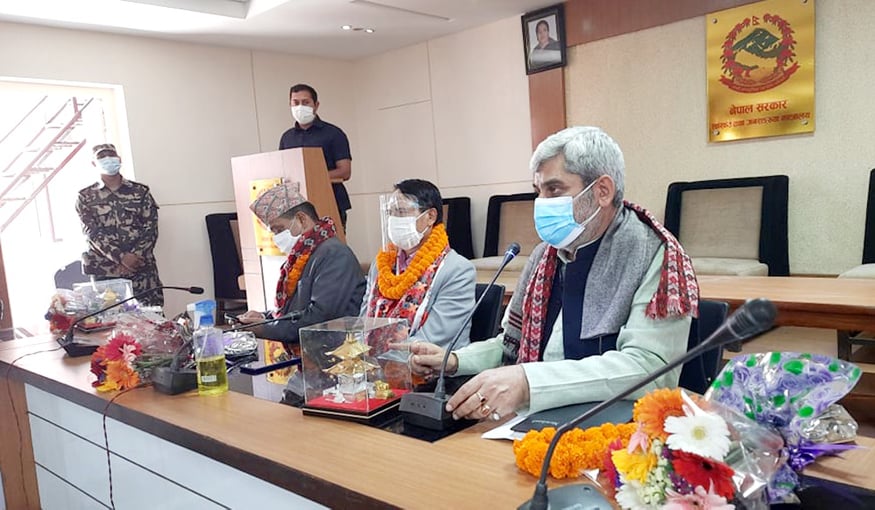 स्वास्थ्य मन्त्रालयमा बिचौलिया हावी: पुर्वमन्त्री त्रिपाठी