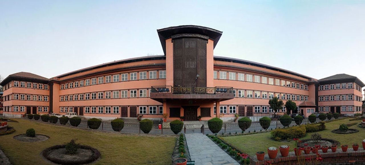 गिरीबन्धु टि स्टेटसको हदबन्दी भन्दा बढीको जग्गा सट्टाभर्ना गर्न दिनेओली सरकारले गरेको निर्णय सर्वोच्च अदालतले बदर