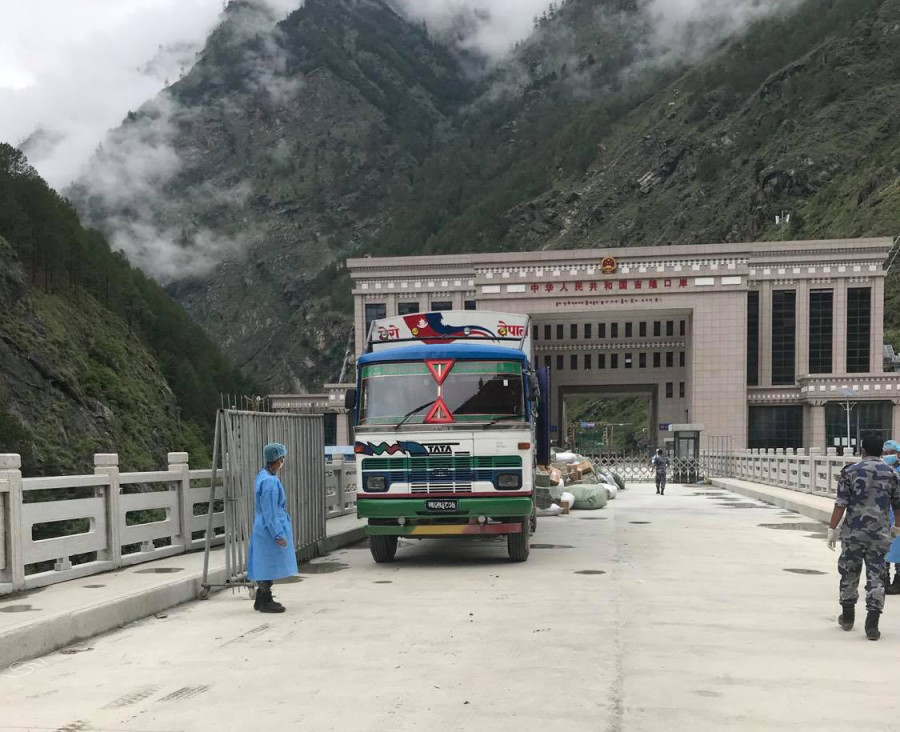 रसुवागढीबाट सवारी साधन आयातमा बृद्धि