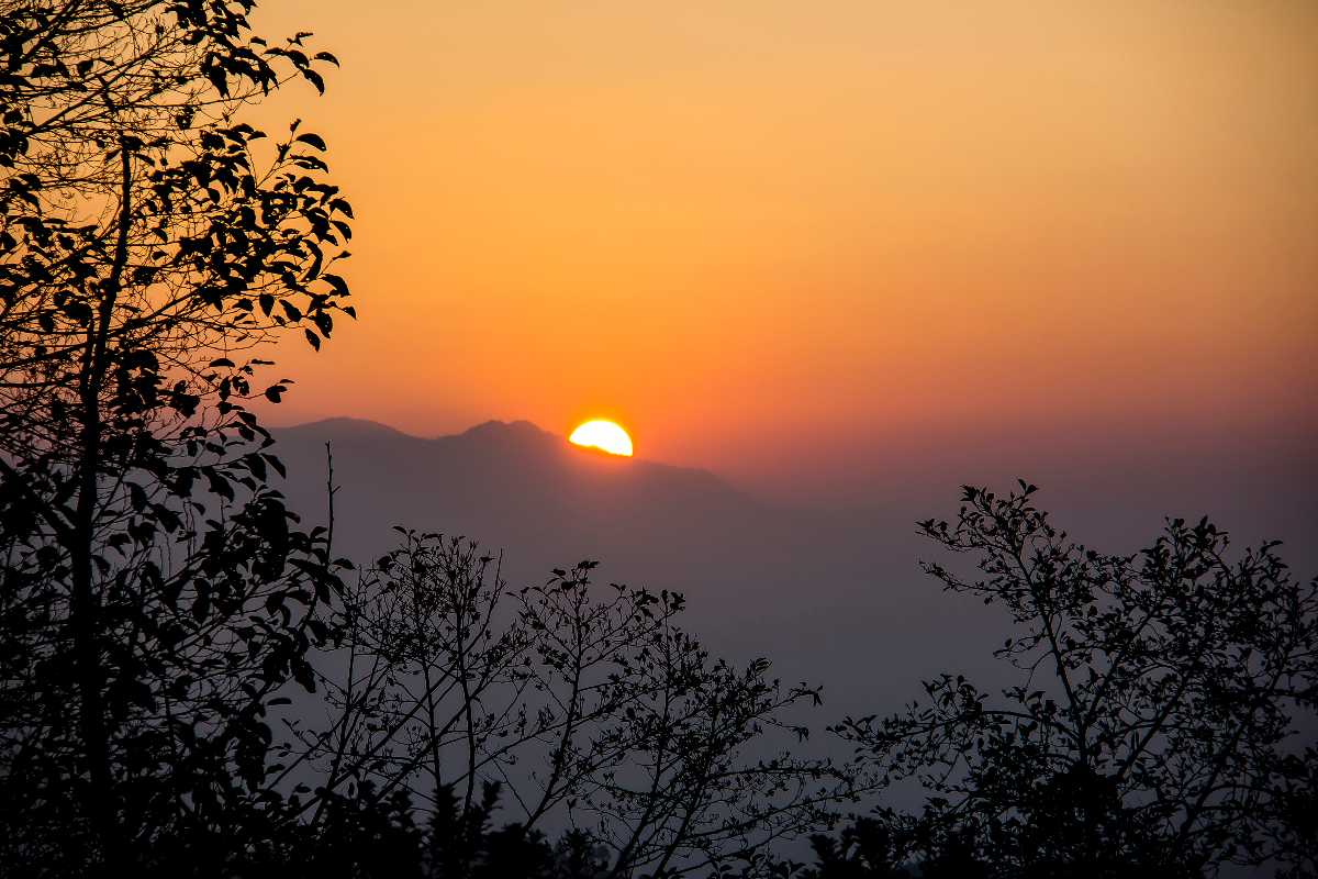 देशभर दैनिक तापक्रम घट्दै