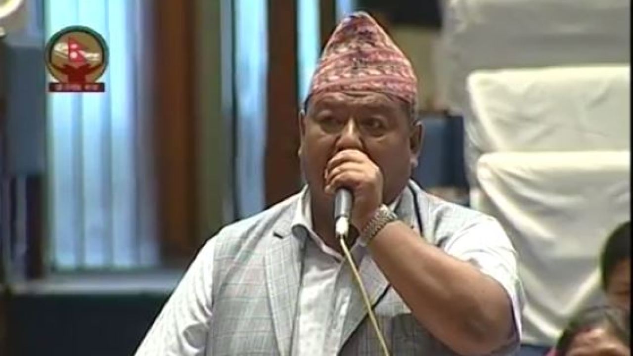 श्रममन्त्री श्रेष्ठ स्वदेश फिर्ता