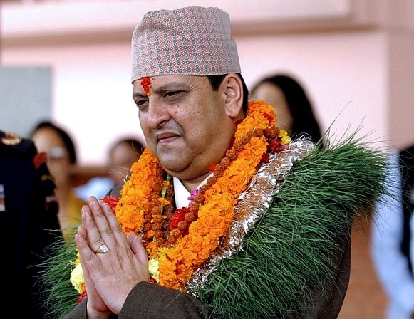 पूर्वराजा शाहले बहिनी शोभाको हातबाट भाइटीका ग्रहण
