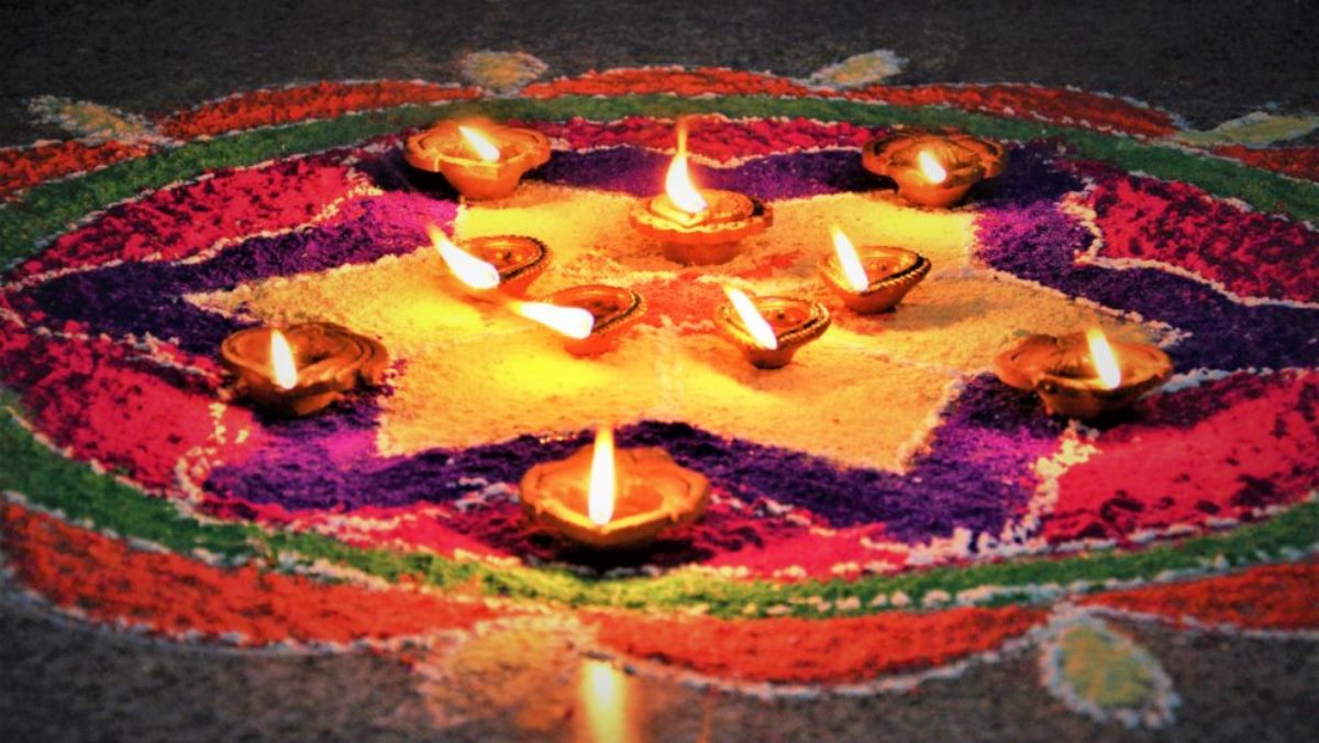 आज लक्ष्मीपूजा धन र समृद्धिको कामनासहित पूजाआजा गरिँदै,