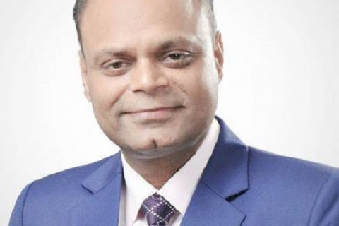 वीरगञ्ज महानगरपालिकाका मेयर विजय सरावगी नेकपा एमालेमा प्रवेश