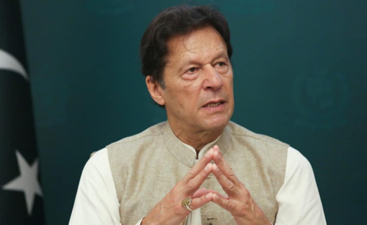 पाकिस्तानका पूर्वप्रधानमन्त्री एवं पीटीआई पार्टीका प्रमुख इमरान खानलाई ३ वर्ष जेल सजाय