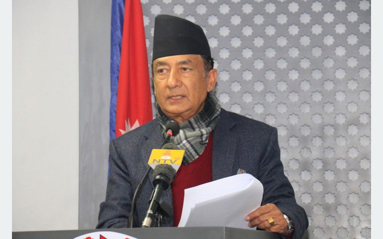 मन्त्री ज्ञानेन्द्रबहादुर कार्की र नेपालका लागि अमेरिकी राजदूत र्याण्डी बेरीबीच भेटवार्ता