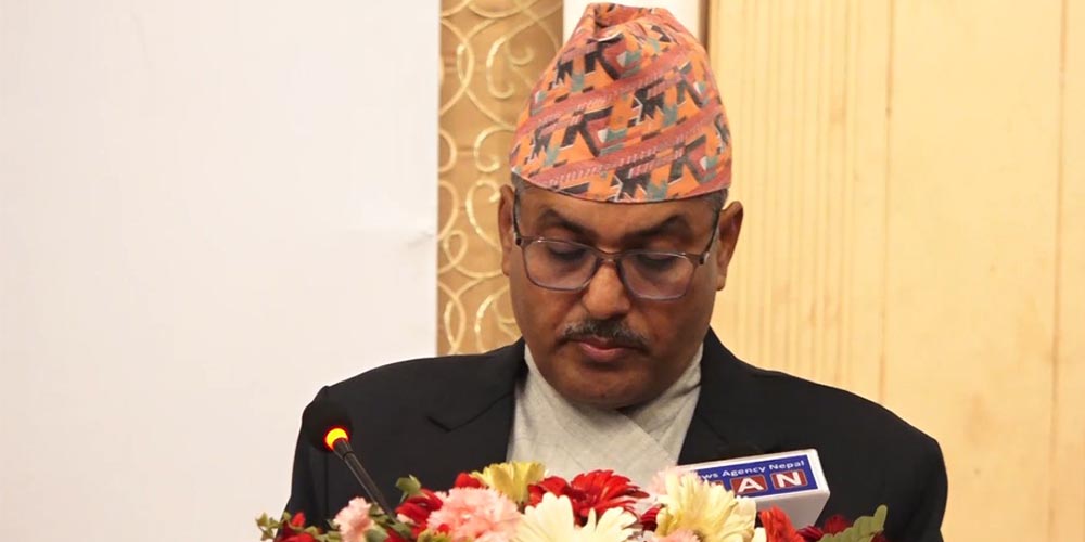 नेपाल राष्ट्र बैंकका गभर्नर महाप्रसाद अधिकारीको शैक्षिक योग्यतामाथि प्रश्न उडाउँदै सर्वोच्च अदालतमा मुद्दा