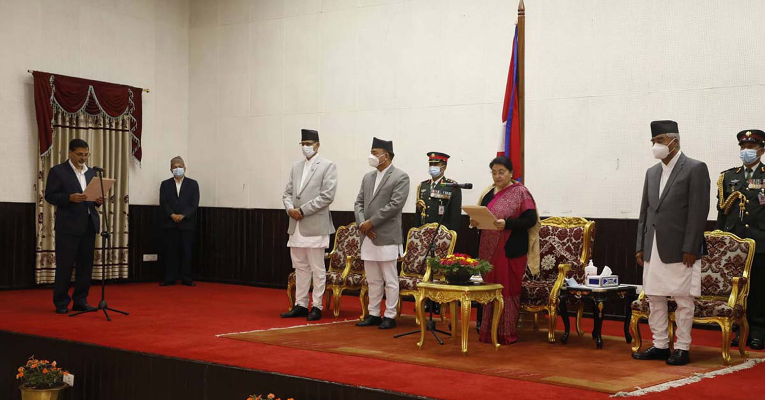 नवनियुक्त अर्थमन्त्री जनार्दन शर्मालाई पद तथा गोपनीयताको शपथ ग्रहण