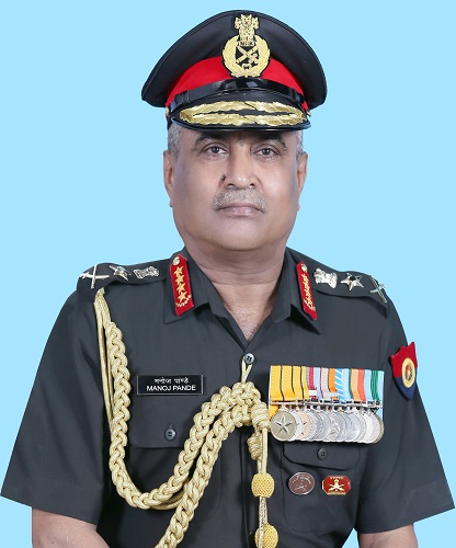 आज भारतीय स्थल सेनाध्यक्ष जनरल मनोज पाँडेलाई मानार्थ महारथीको दर्जा प्रदान गरिँदै