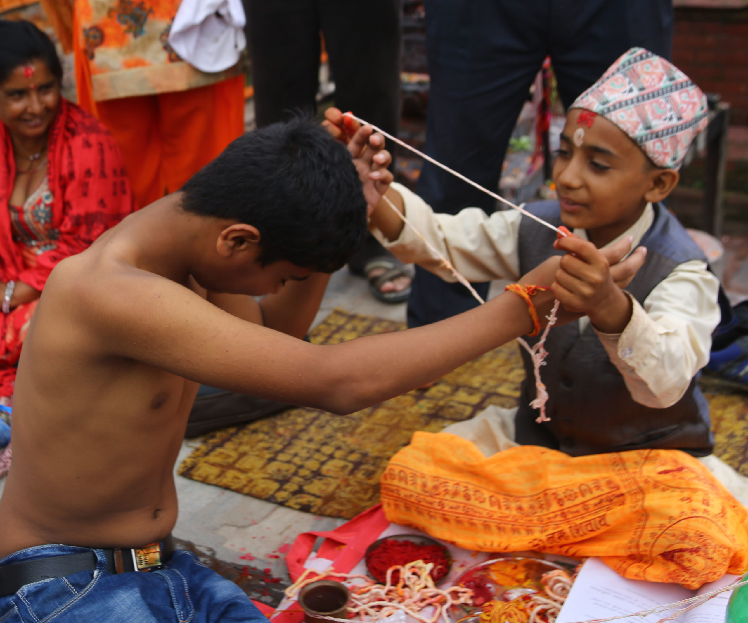 श्रावण शुक्ल पूर्णिमाका दिन मनाइने रक्षाबन्धन, जनै पूर्णिमा (ऋषि तर्पणी) पर्व आज देशभर नव यज्ञोपवीत एवं रक्षाबन्धन धारण गरेर मनाइँदै