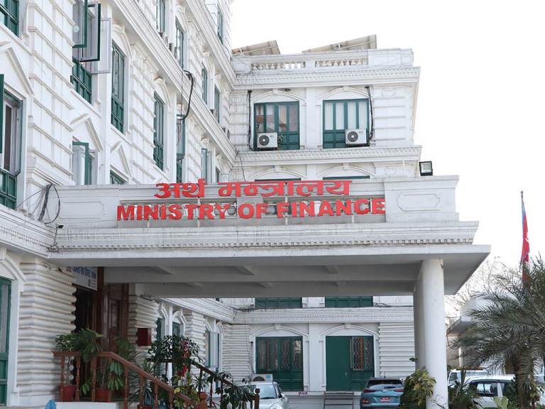सरकारले आइतबार  एकै दिन ४१ अर्ब ६८ करोड ३९ लाख रुपैयाँ भुक्तानी