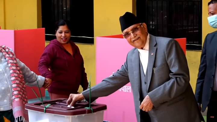 १५  मंसिरसम्ममा नेकपा एमालेको नेतृत्वमा नयाँ सरकार बन्ने दाबी:अध्यक्ष केपी शर्मा ओली