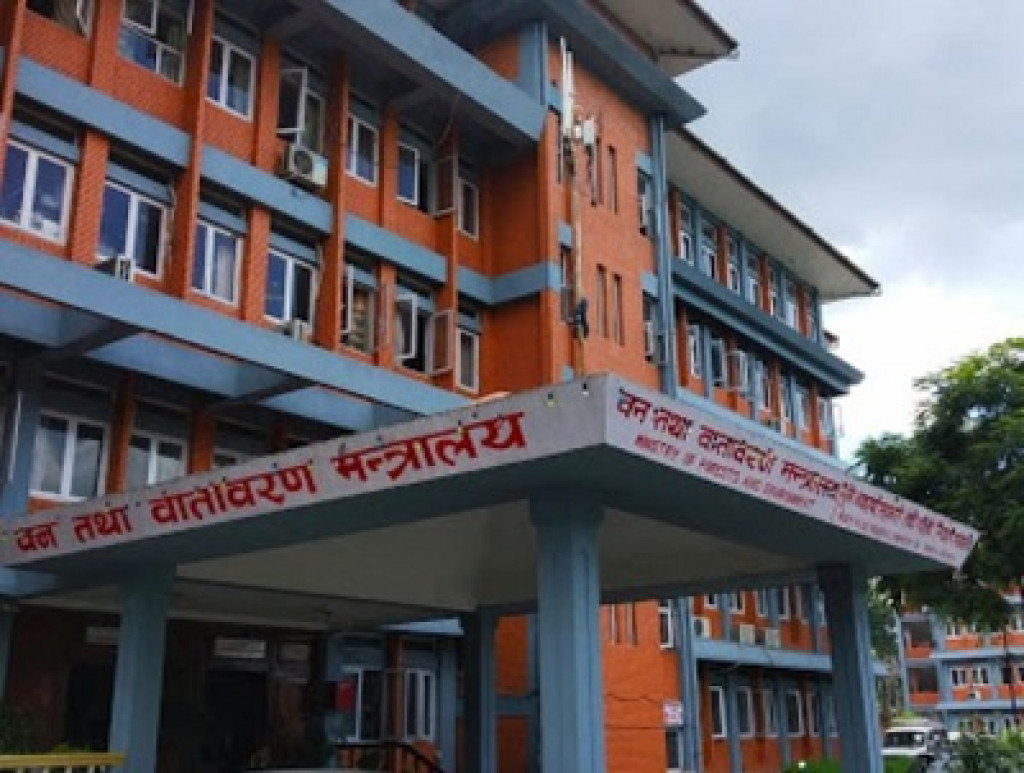 पुस १ गतेदेखि सवारीलाई परीक्षणमा प्रदूषण जाँच पास हुन नसक्ने गाडीलाई एक लाखसम्म जरिवाना गर्ने