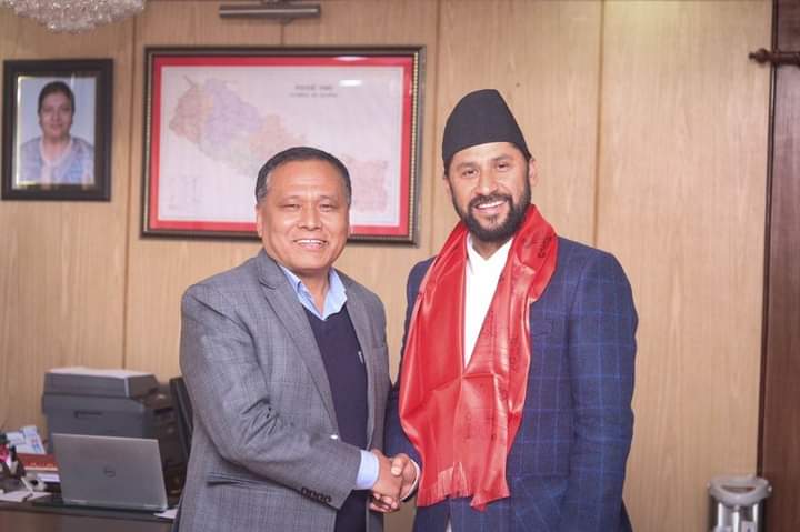 उपप्रधान एवं गृहमन्त्री रवि लामिछानेसँग नेपाल विद्युत् प्राधिकरणका कार्यकारी निर्देशक कुलमान घिसिङकाेभेट
