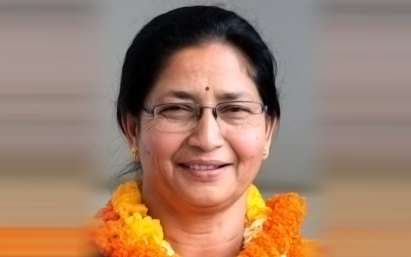 अध्यक्ष गणेशप्रसाद तिमिल्सिनाले  नवनिर्वाचित उपाध्यक्ष उर्मिला अर्याललाई पद तथा गोपनीयताको शपथ