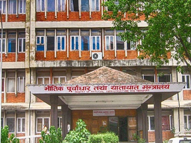 भौतिक पूर्वाधार तथा यातायात मन्त्रालयले शुक्रवार विभिन्न निकायमा कार्यरत ३७ जना सिनियरडिभिजनलइन्जिनियर सिडिईहरुको व्यवस्थापन