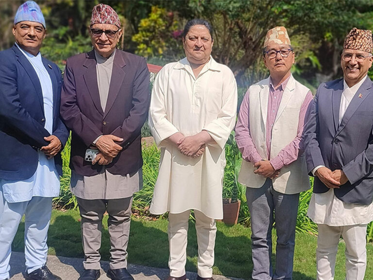 पूर्व राजा ज्ञानेन्द्र शाह र राप्रपाका शीर्ष नेताहरुबीच भेटवार्ता