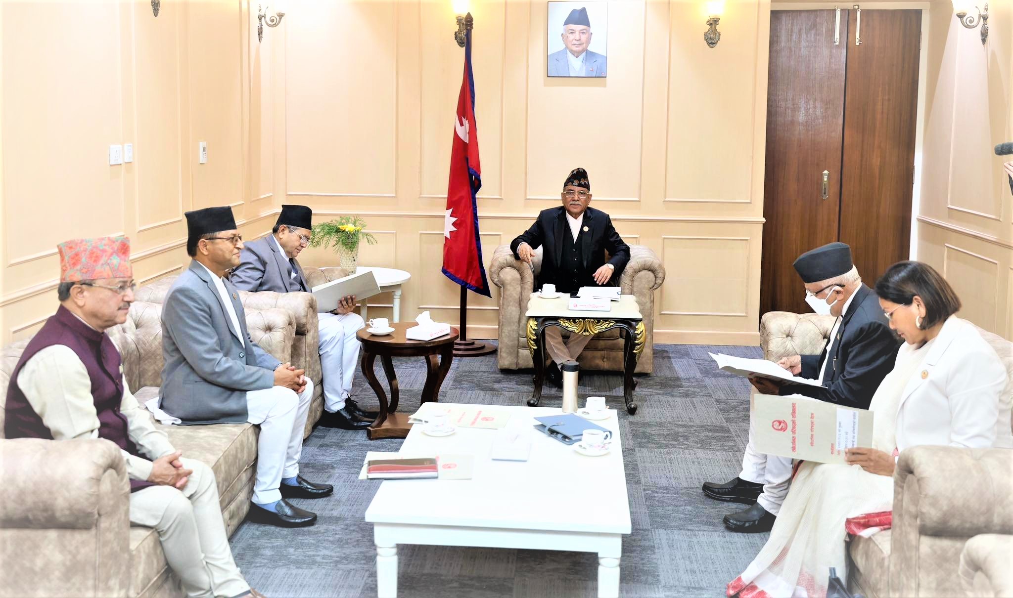 संवैधानिक परिषद्सम्बन्धी बैठक बिना निष्कर्ष सकियाे