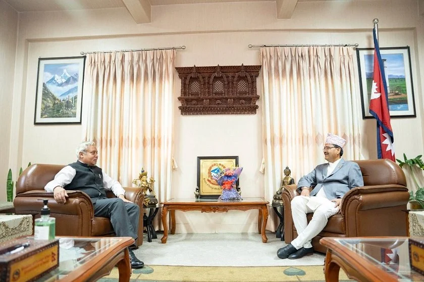 नवनियुक्त परराष्ट्रमन्त्री एनपी साउद र नेपालका लागि भारतीय राजदूत नवीन श्रीवास्तवबीच भेटवार्ता