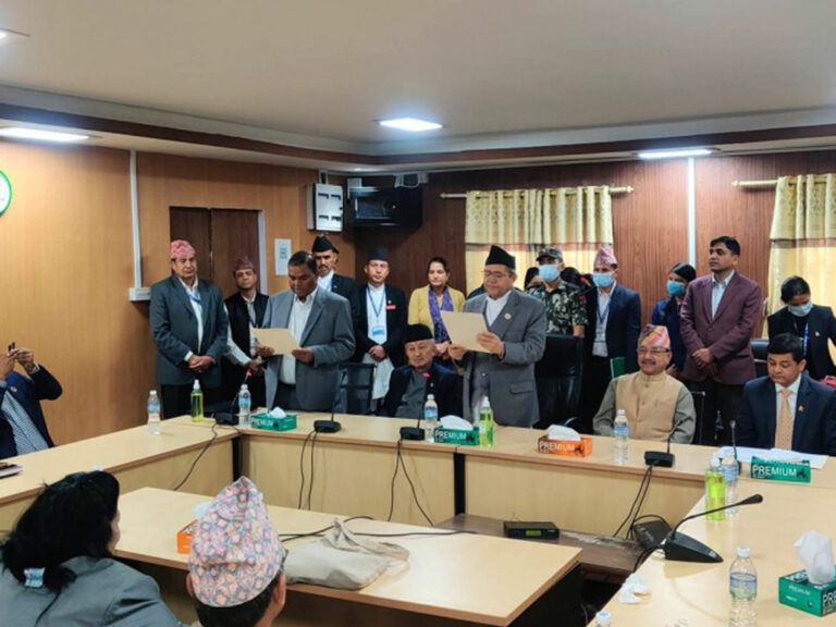 उपनिर्वाचनमा निर्वाचित जसपाका उपेन्द्र यादवले सांसद पदको शपथ लिए
