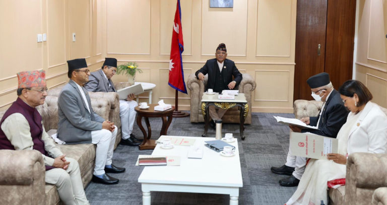 प्रमुख प्रतिपक्षी नेकपा एमालेले गरिररहेको संसद् अवरोध खुलाउन प्रमुख दलका शीर्ष नेताहरुको बैठक सुरु