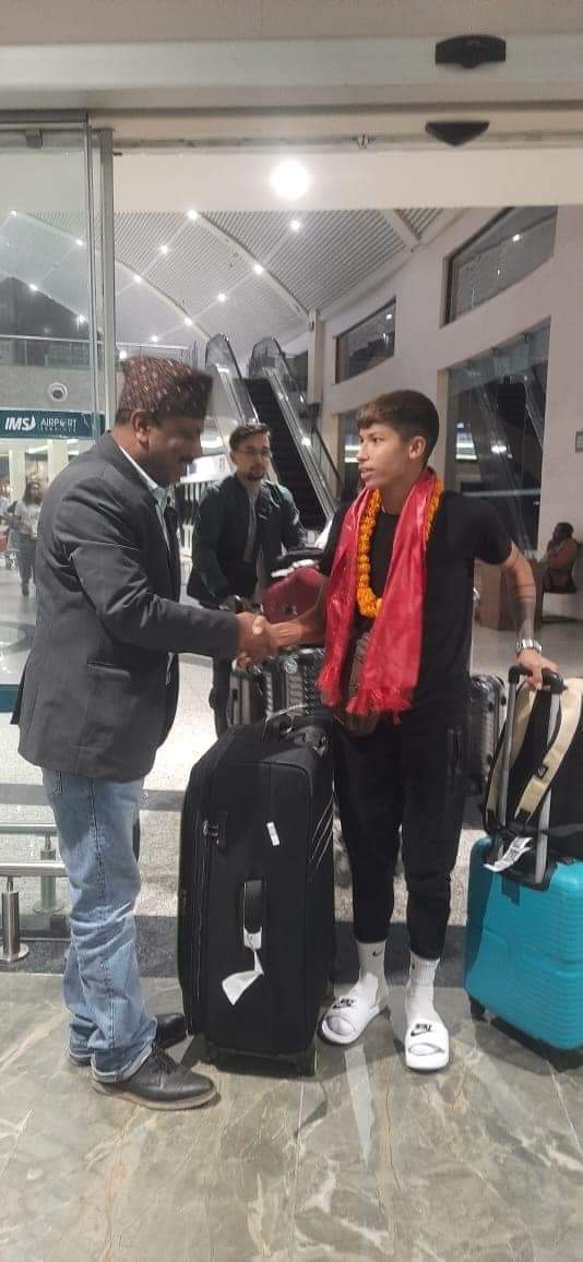 फरवार्ड सावित्रा भण्डारी इजरायलमा व्यवसायिक फुटबल खेल्दै आएकी उनी बुधबार स्वदेश फिर्ता