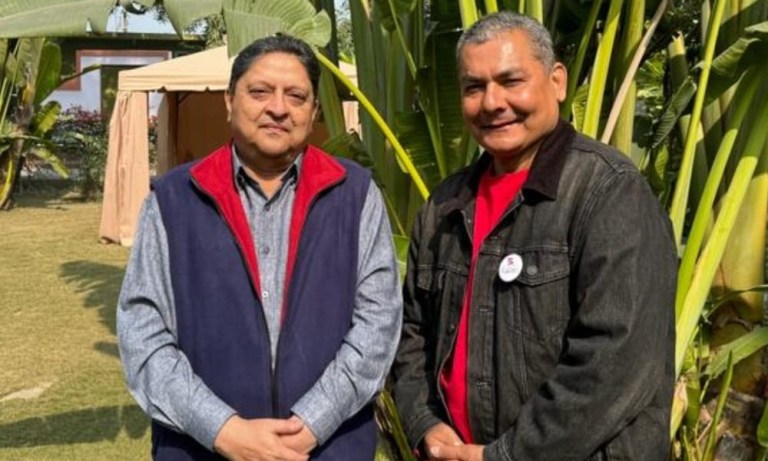 पुर्वराजा ज्ञानेन्द्र शाह र मेडिकल व्यवसायी तथा सामाजिक अभियान्ता दुर्गा प्रसाईबिच भेटवार्ता
