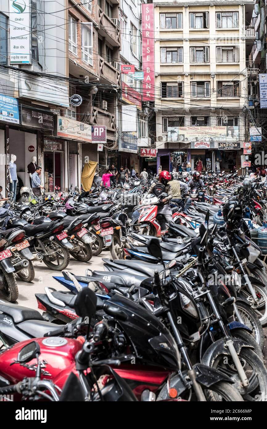 आजदेखि  न्युरोड क्षेत्रमा पार्किङ गर्न नपाइने