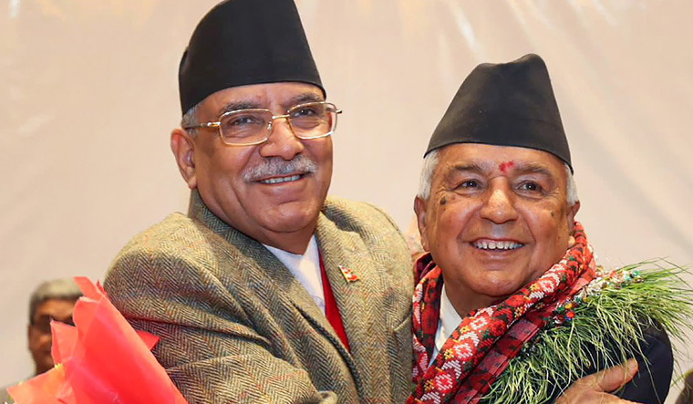 राष्ट्रपति रामचन्द्र पौडेल र प्रधानमन्त्री पुष्पकमल दाहाल प्रचण्डबीच भेटवार्ता