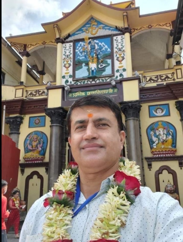 एक वर्षमै विश्वका ४५० तीर्थस्थल दर्शन गरेर इतिहास बनाएका प्रदीप खनाल